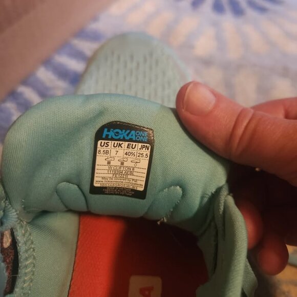 NWOT HOKA Clifton 8 Shoes - Picture 2 of 4